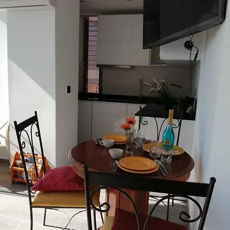 Apartamento Front Sea View Konukevi *